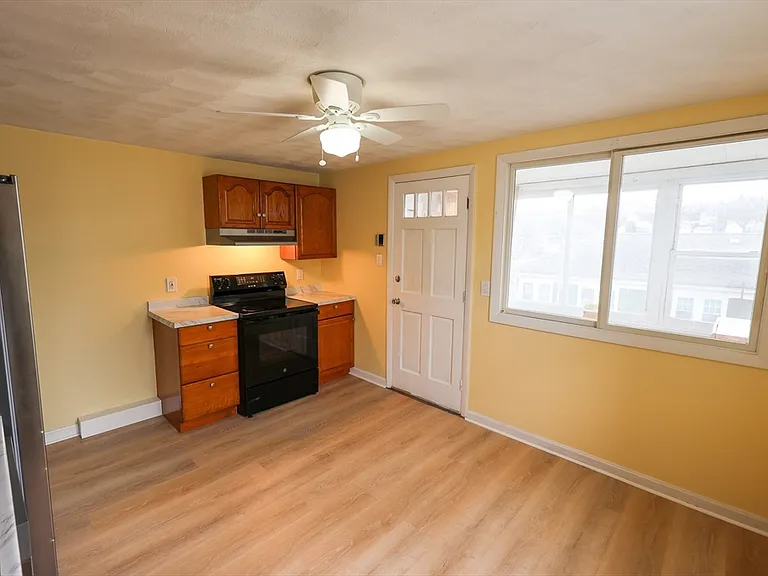 60 Essex St #2 — Photo 3