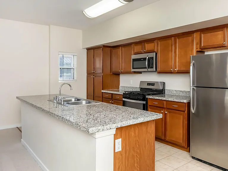 Vineyards at Palm Desert Apartment Homes — Photo 76