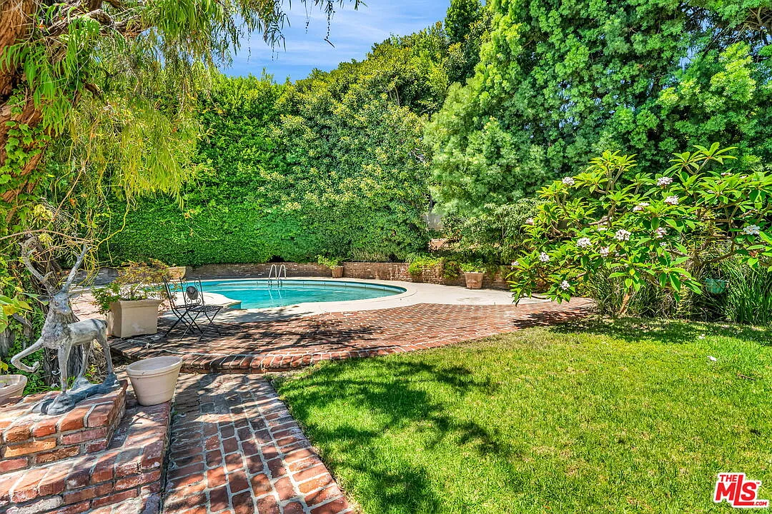 5 bed, 4.5 bath, 3734 sqft, $25,000 — Photo 3