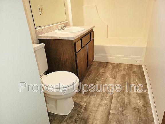 5th image of 4400 Dogwood Ln #C