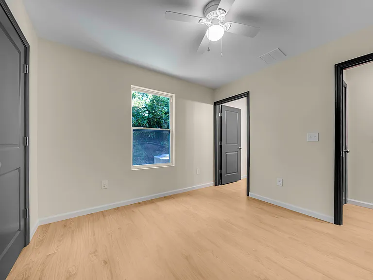 122 N East Ave #C — Photo 15
