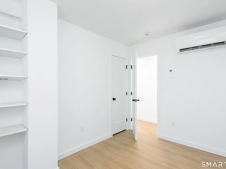 28 Townsend St — Photo 34