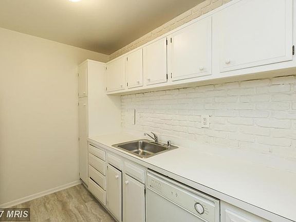 5th image of 3207 University Blvd W APT 11
