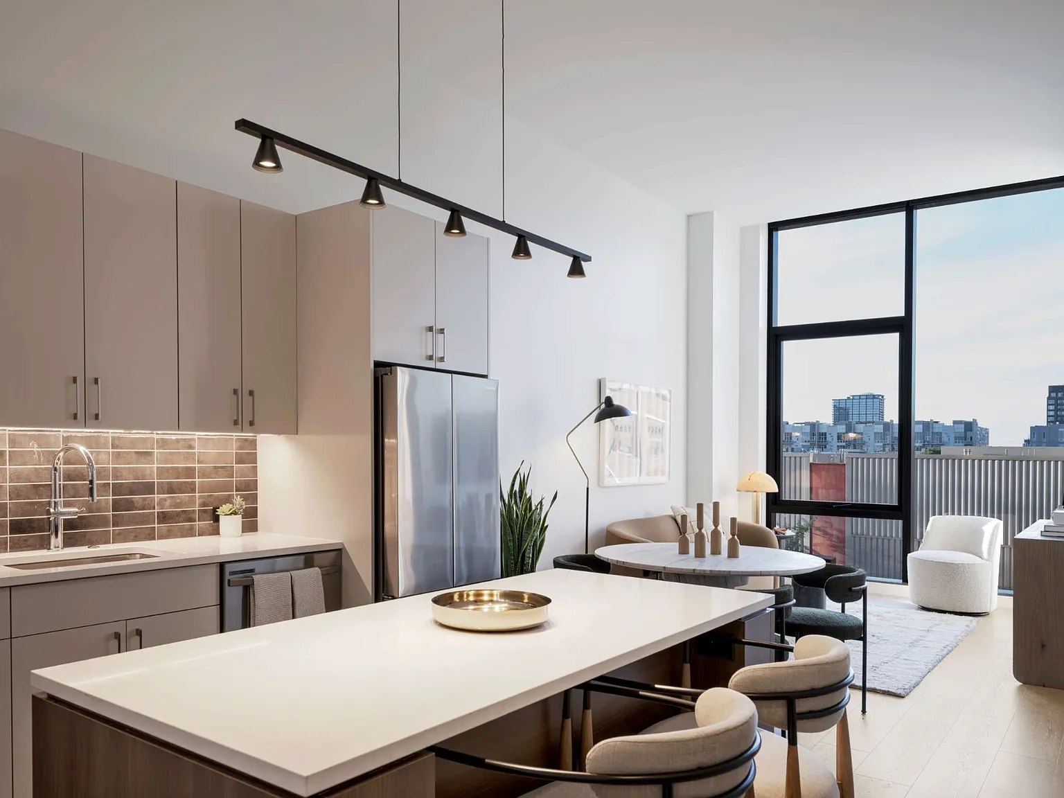 1 bed, 738 sqft, $2,808 — Photo 1
