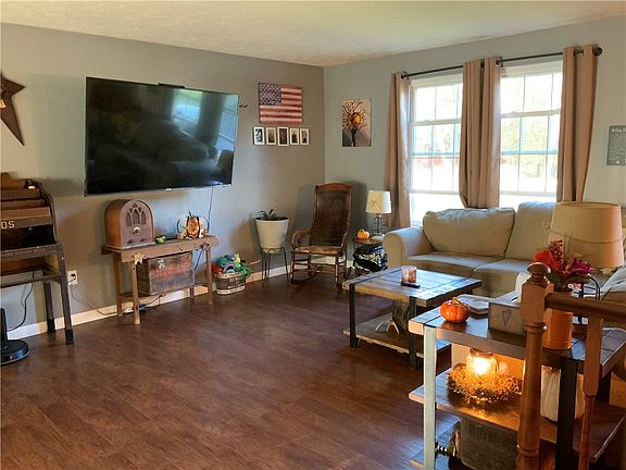 2nd image of 353 Highland Ridge Rd