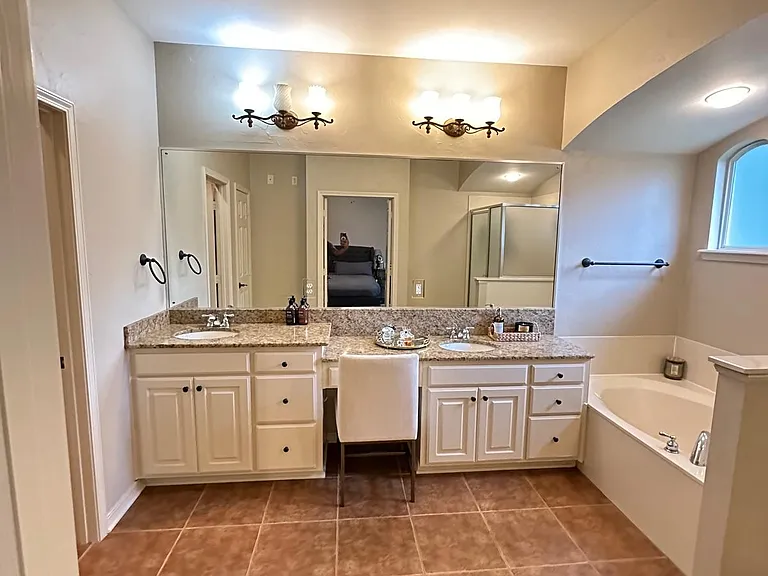 200 Grey Eagle Dr — Photo 20