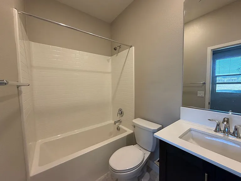 1922 Strata St #5 — Photo 24