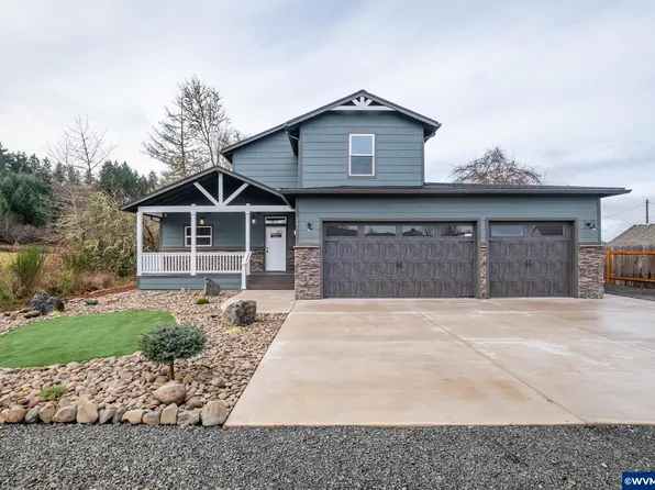 2487 Harding St, Sweet Home, OR 97386