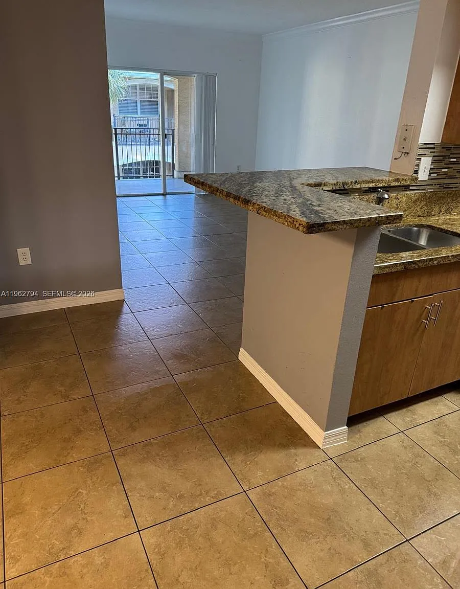 231 SW 116th Ave — Photo 3