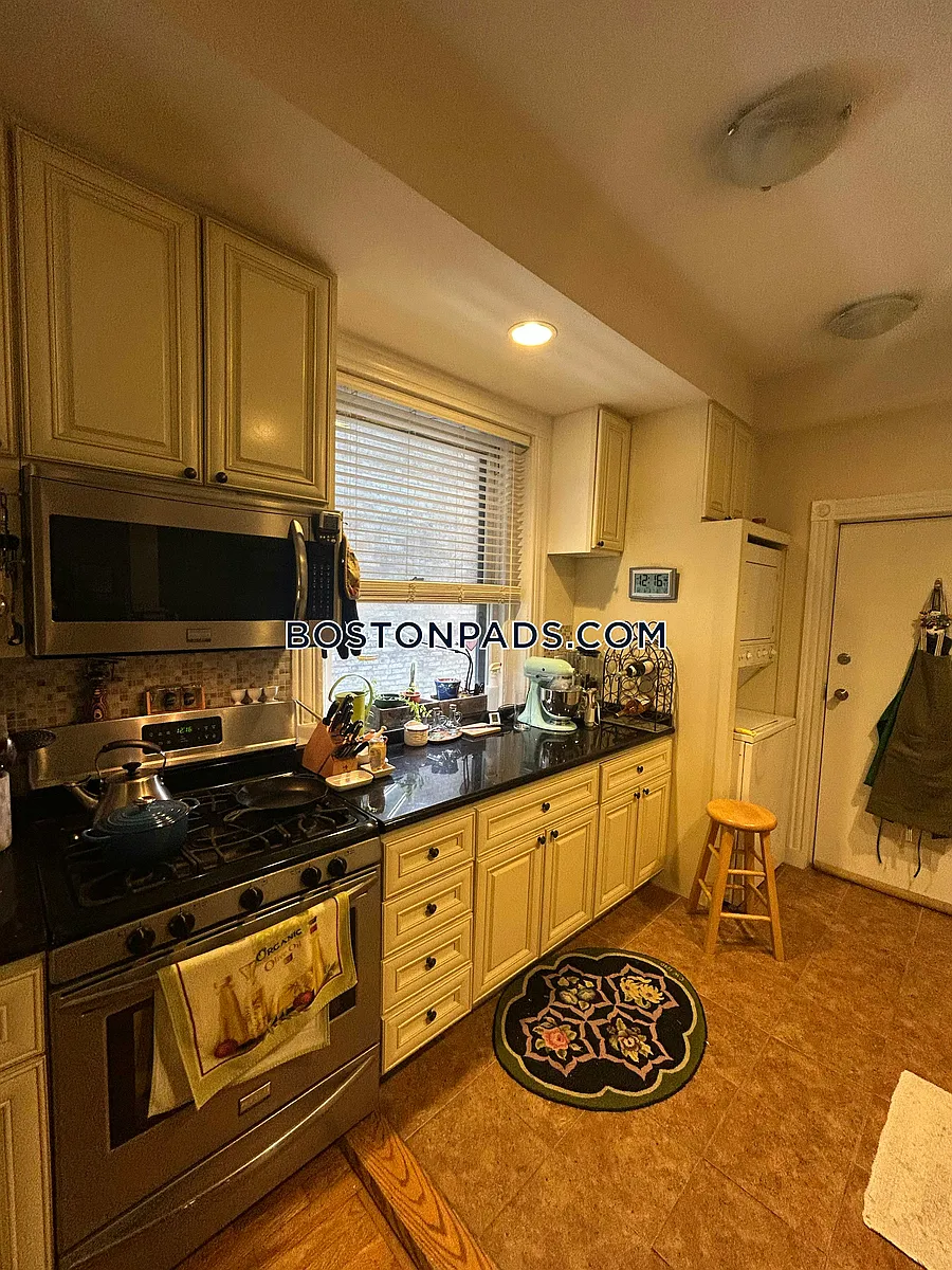 Building Photo - 405 Marlborough St #32