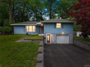 112 David Dr, North Syracuse, NY 13212
