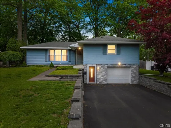 112 David Dr, North Syracuse, NY 13212