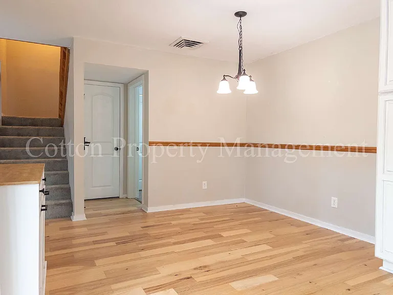 2030 Albert Cir — Photo 11