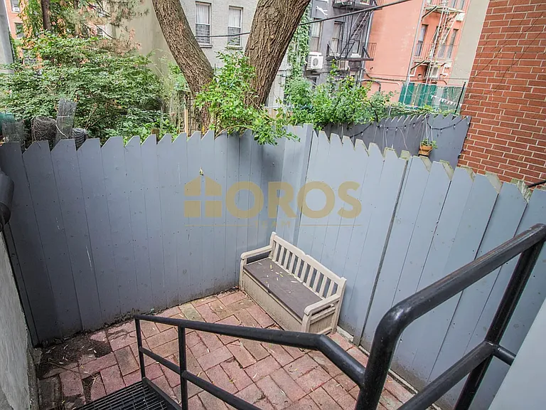 533 E 5th St #1RW — Photo 1