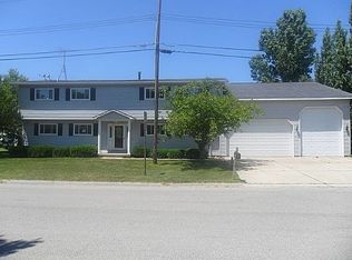 7250 Aqua Isle Dr, Algonac, MI 48001