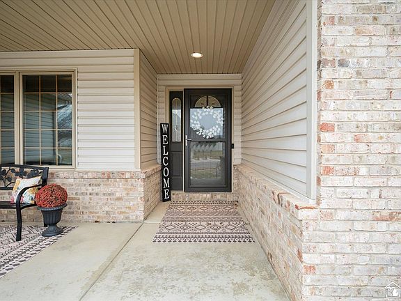 4th image of 15285 Oak Knoll Dr