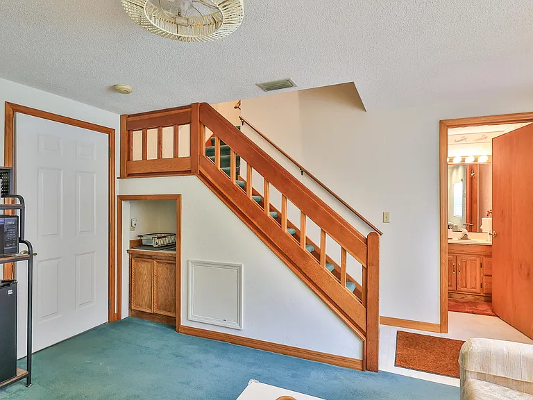 1807 Lindbergh Ln — Photo 34