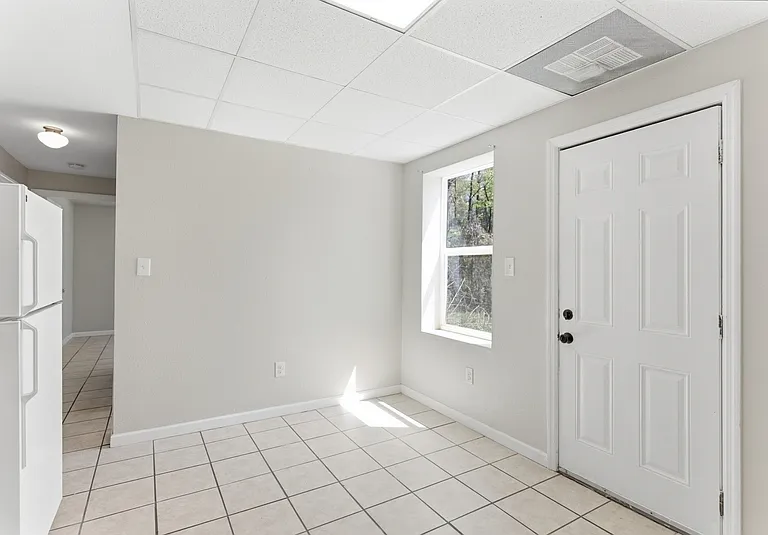 3300-3374 Valley View Dr NE #3334 — Photo 2