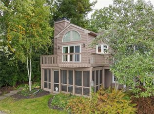 660 Isle View Dr, Akron, OH 44319