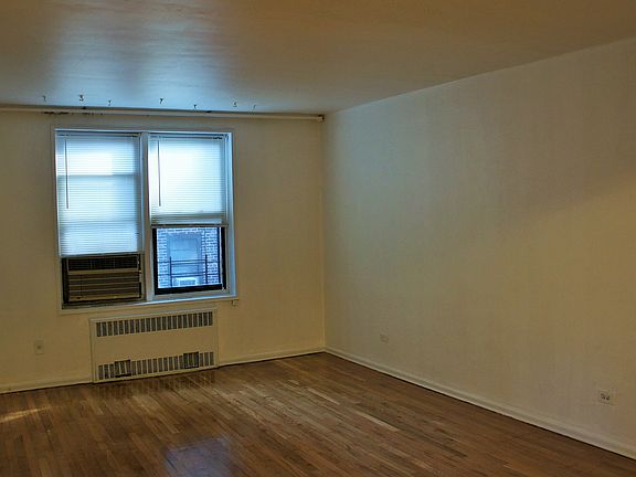 3rd image of 8425 Elmhurst Ave APT 3D