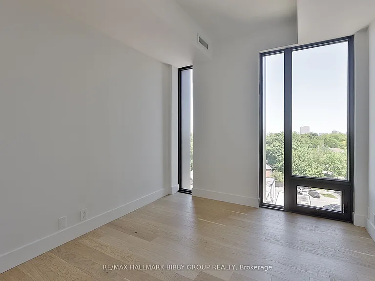 1414 Bayview Ave #605 — Photo 13