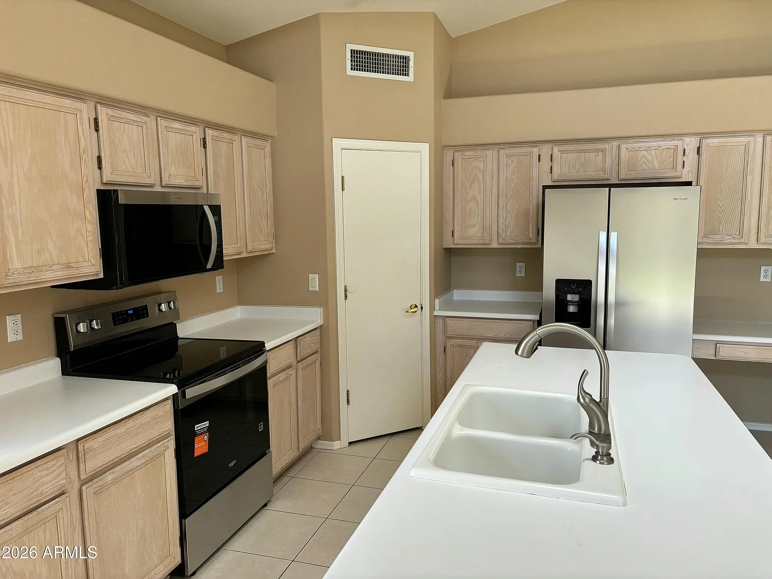 3 bed, 1.5 bath, 1753 sqft, $2,850 — Photo 4