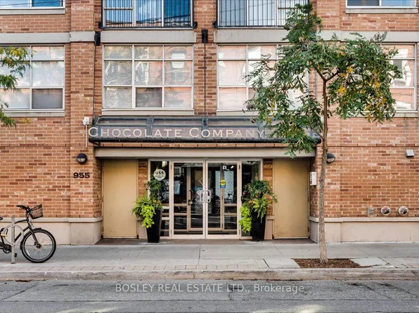 955 Queen St W #116, Toronto, ON M6J 3X5