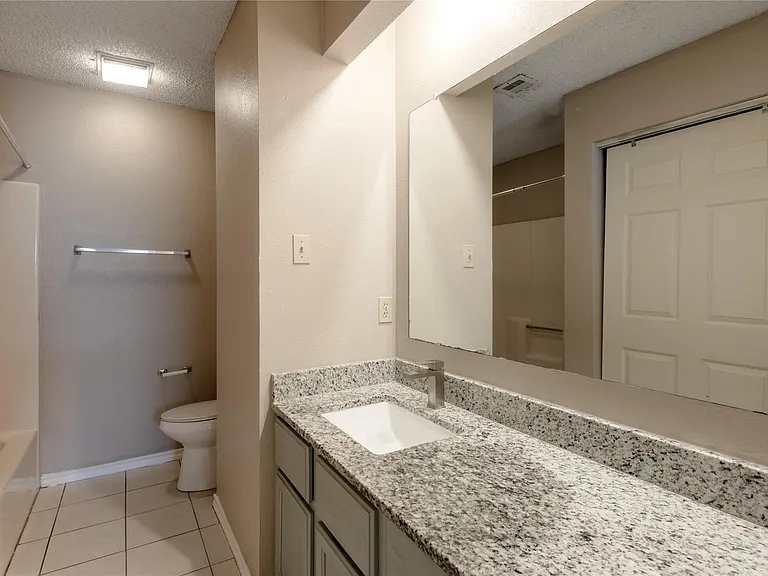1228 Avenue O #H — Photo 17