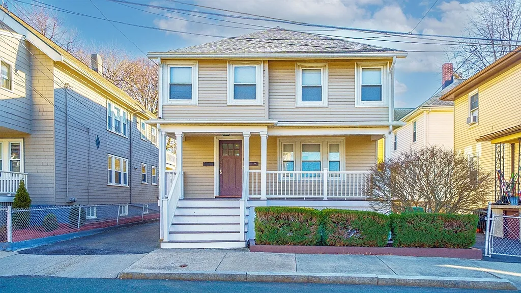 2 bed, 1.0 bath, 1222 sqft, $3,200 — Photo 1