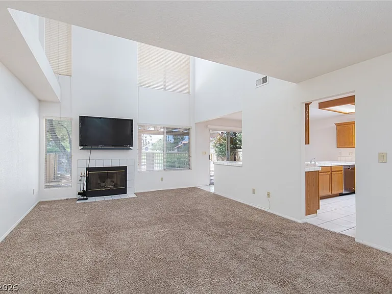 7281 Vista Bonita Dr — Photo 5