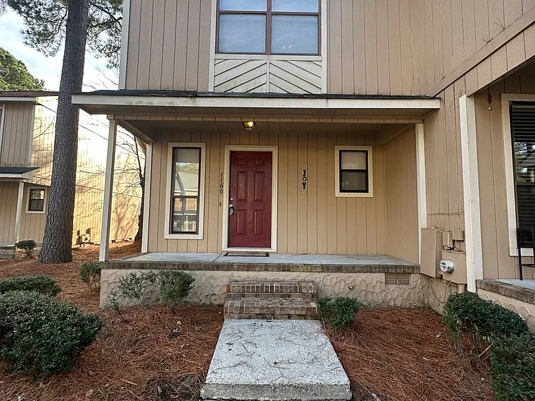 1160 Windham Ct — Photo 2