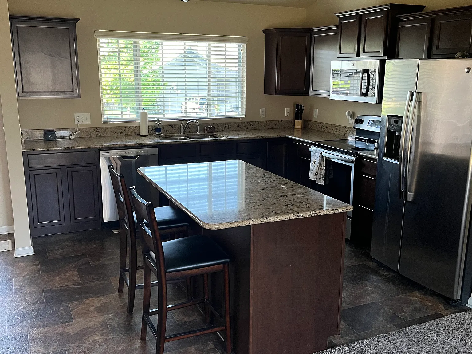 3 bed, 1618 sqft, $2,500 — Photo 4