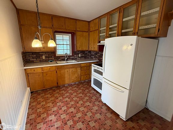 5th image of 605 6th St N