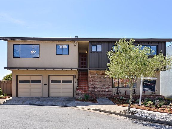 3rd image of 16 Sherwood Ct