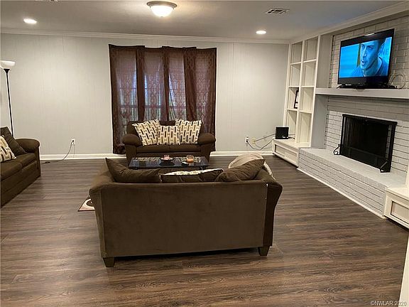 3rd image of 1915 S Brookwood Dr