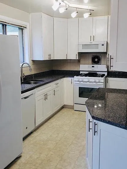 13000 Arctic Ave — Photo 7