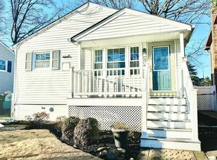 211 E Louis Pl, Iselin, NJ 08830