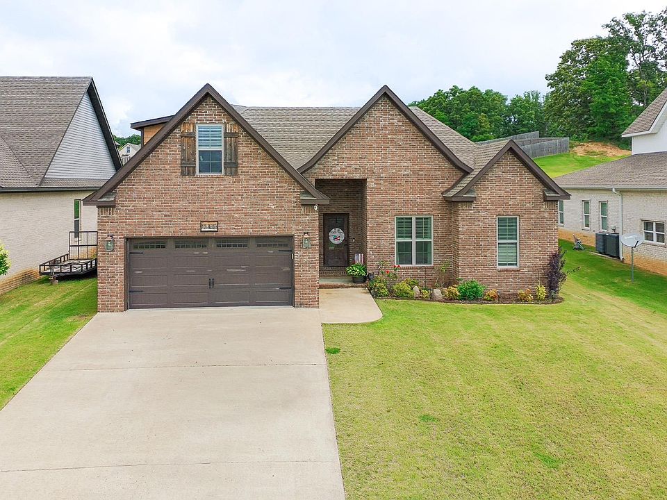 1st image of 746 Sadie Ln