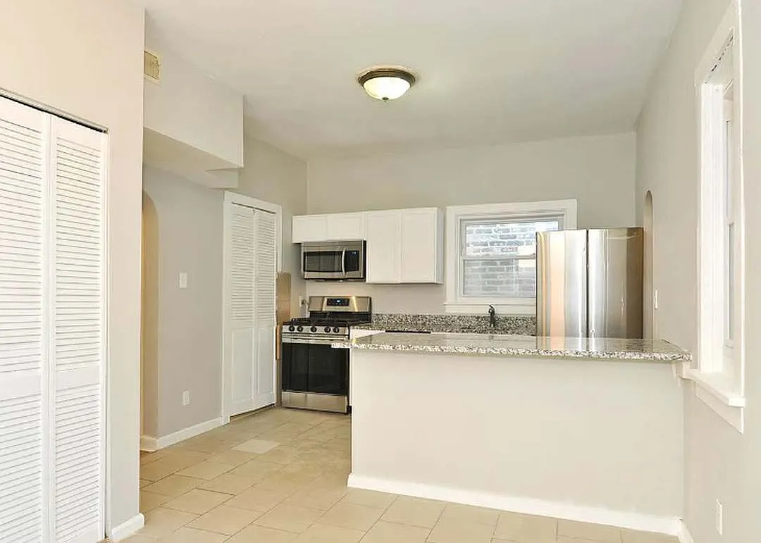Prime East Pilsen 3BR | In-Unit Laundry | Steps to 18th St — Photo 1