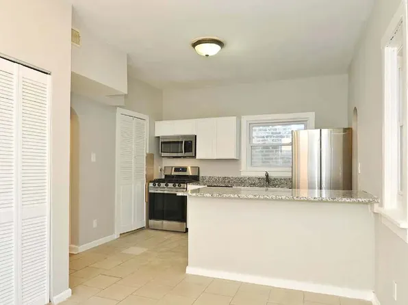 1838 S Racine Ave #B, Chicago, IL 60608