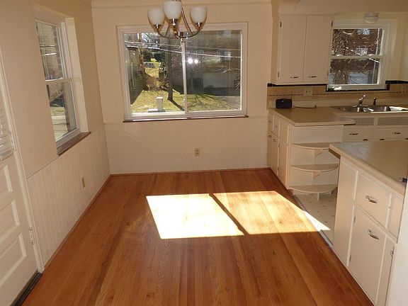 4th image of 2317 Vera Ave