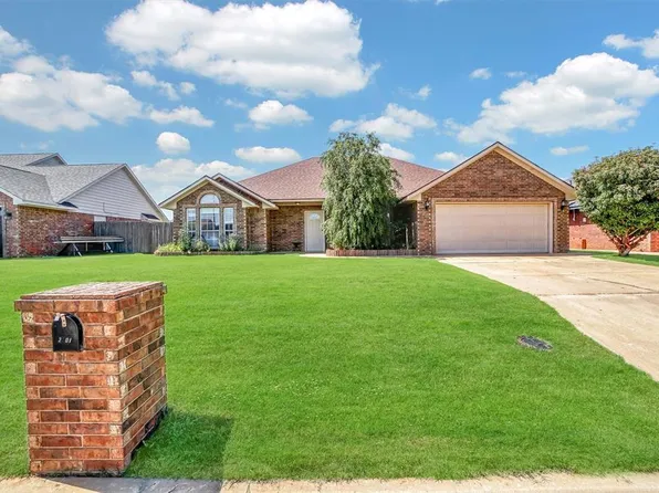 2901 N Towne Dr, Altus, OK 73521