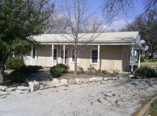 409 E Standifer St, Hamilton, TX 76531