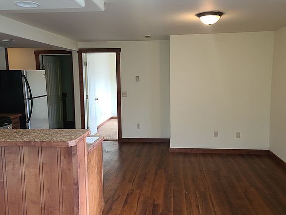 3rd image of 609 Iowa St APT B