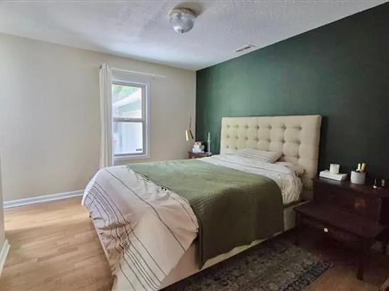 7330 SW 53rd Ave — Photo 17