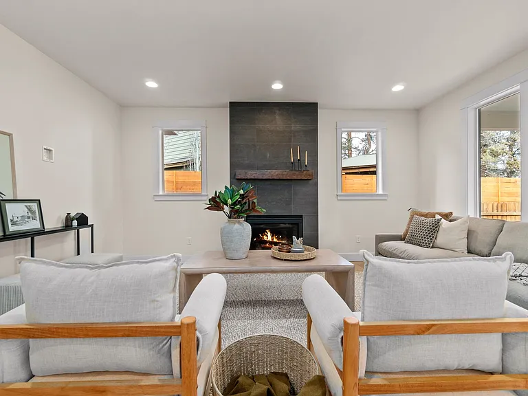61662 SW Woodriver Dr — Photo 12