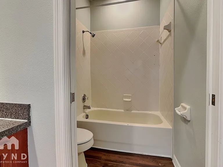 2125 Island Walk Dr — Photo 15