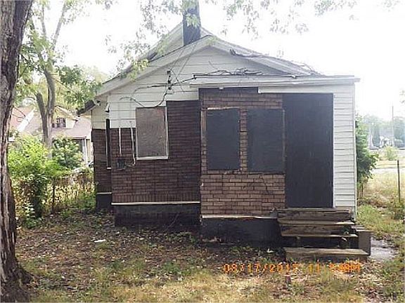 4th image of 18515 Revere St