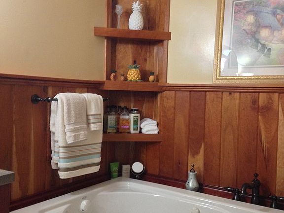 Whirlpool tub 8 jets