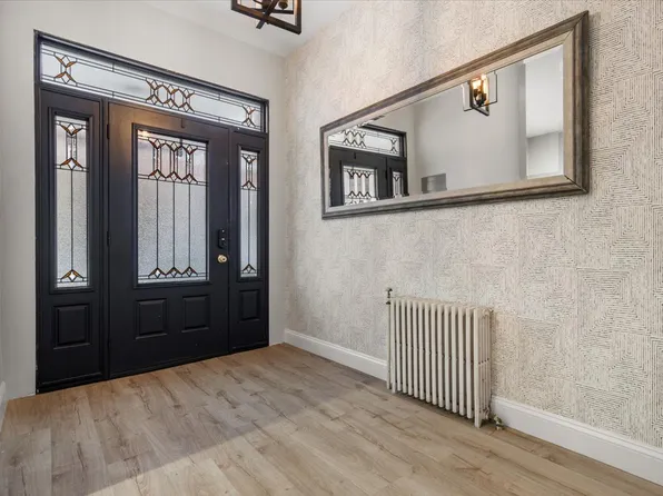 525 East 235th Street image 4 of 23